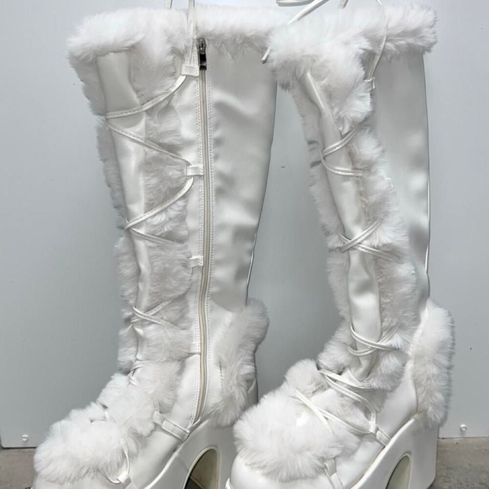 Women's White Faux Fur Platform Boots US 9.5